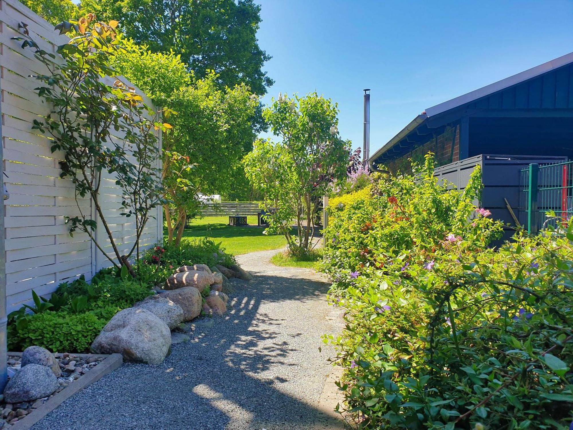 Fewo Am Wald Fewo 03 - Balkon, Gartennutzung, Sauna Glowe Exterior photo